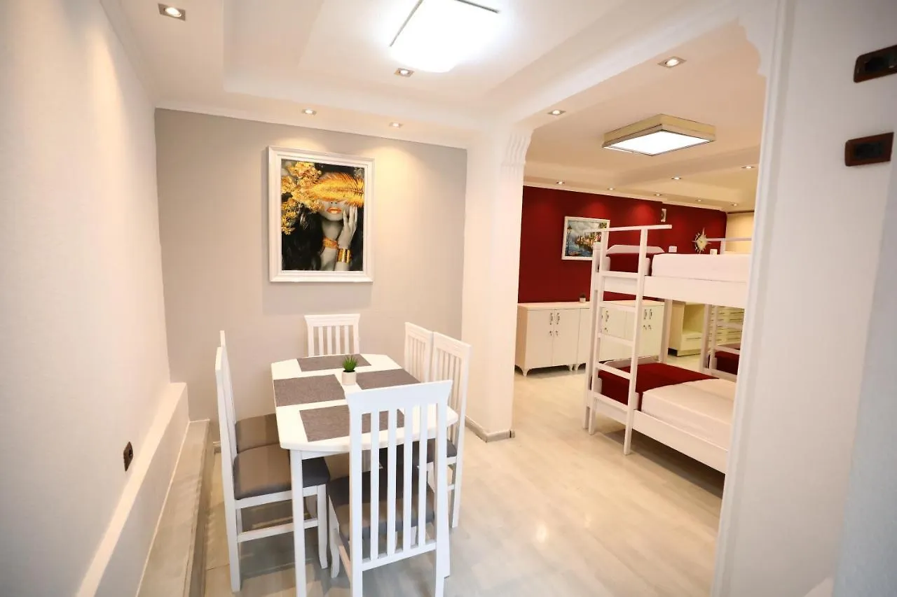 Little Corner Hostel Tirana